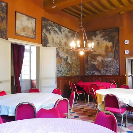 Casa de Férias Château De La Garlais Et Son - 29 Couchages Dans Un Lieu Insolite Derval